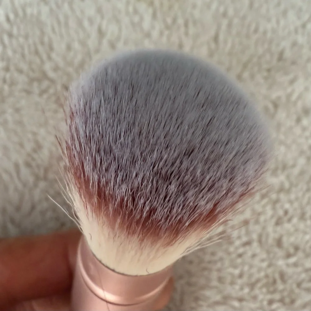 NWT Hoola mini bronzer and Benefit mini retractable brush